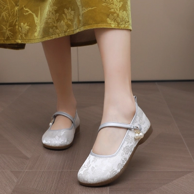 Pearl‑Decorated Chinese Jacquard Flat Shoes 02