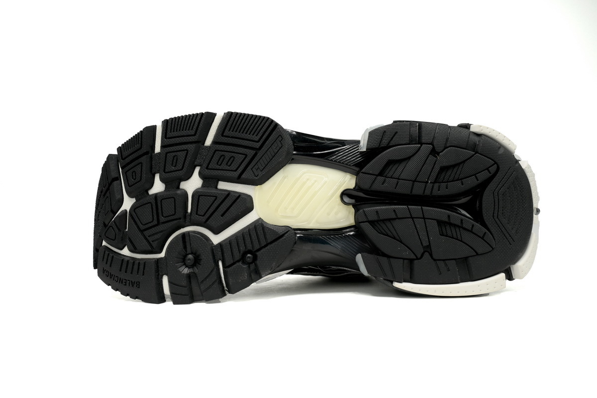 Balenciaga Runner Black White 677403W3RB29010