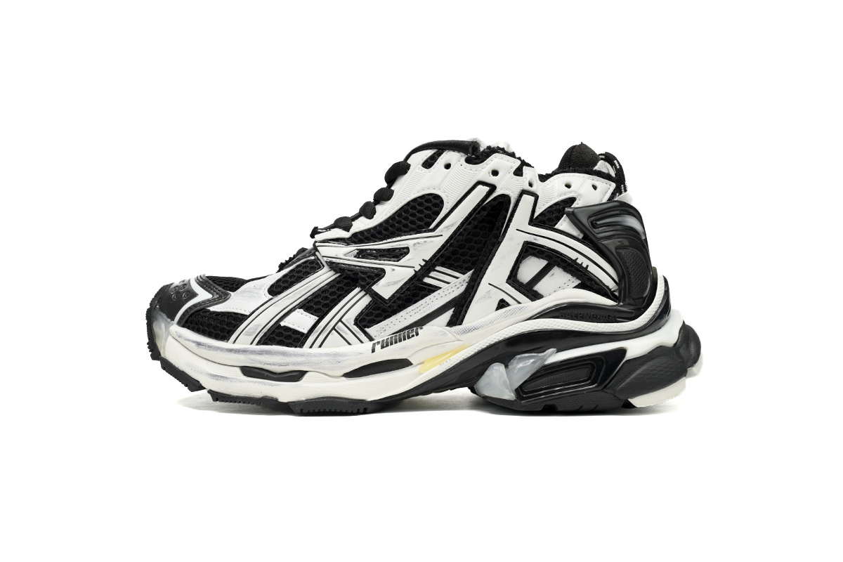 Balenciaga Runner Black White 677403W3RB29010