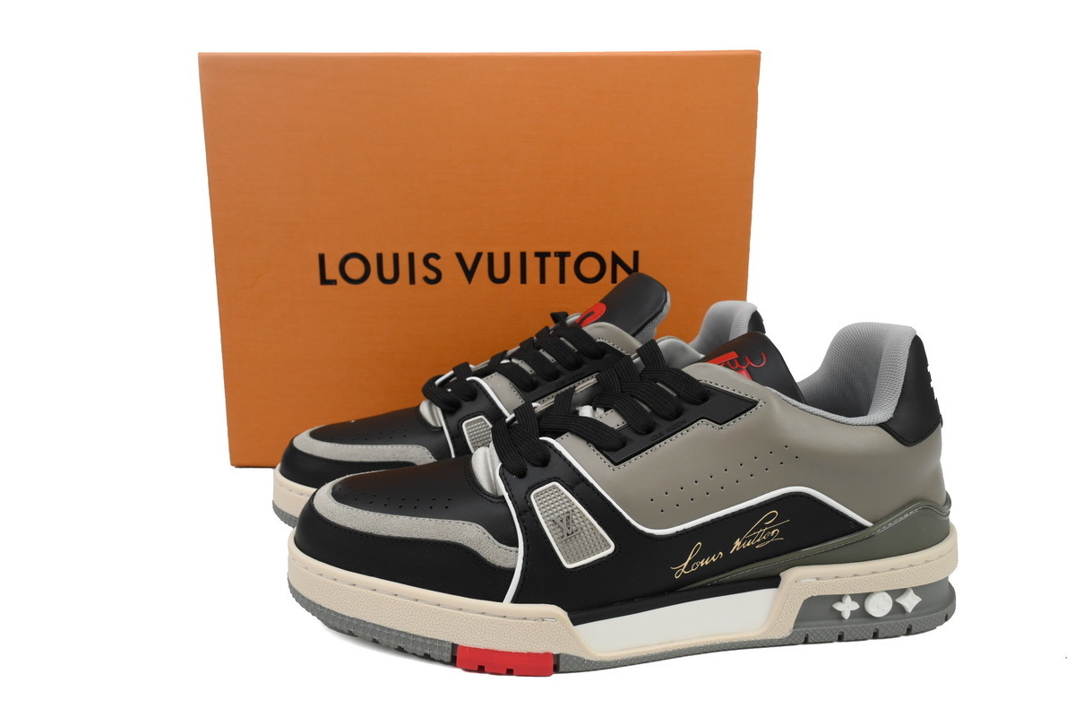 54 LV Louis Vuitton Trainer Grey Black