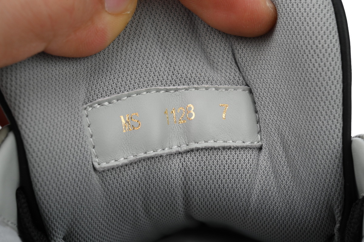 54 LV Louis Vuitton Trainer Grey Black
