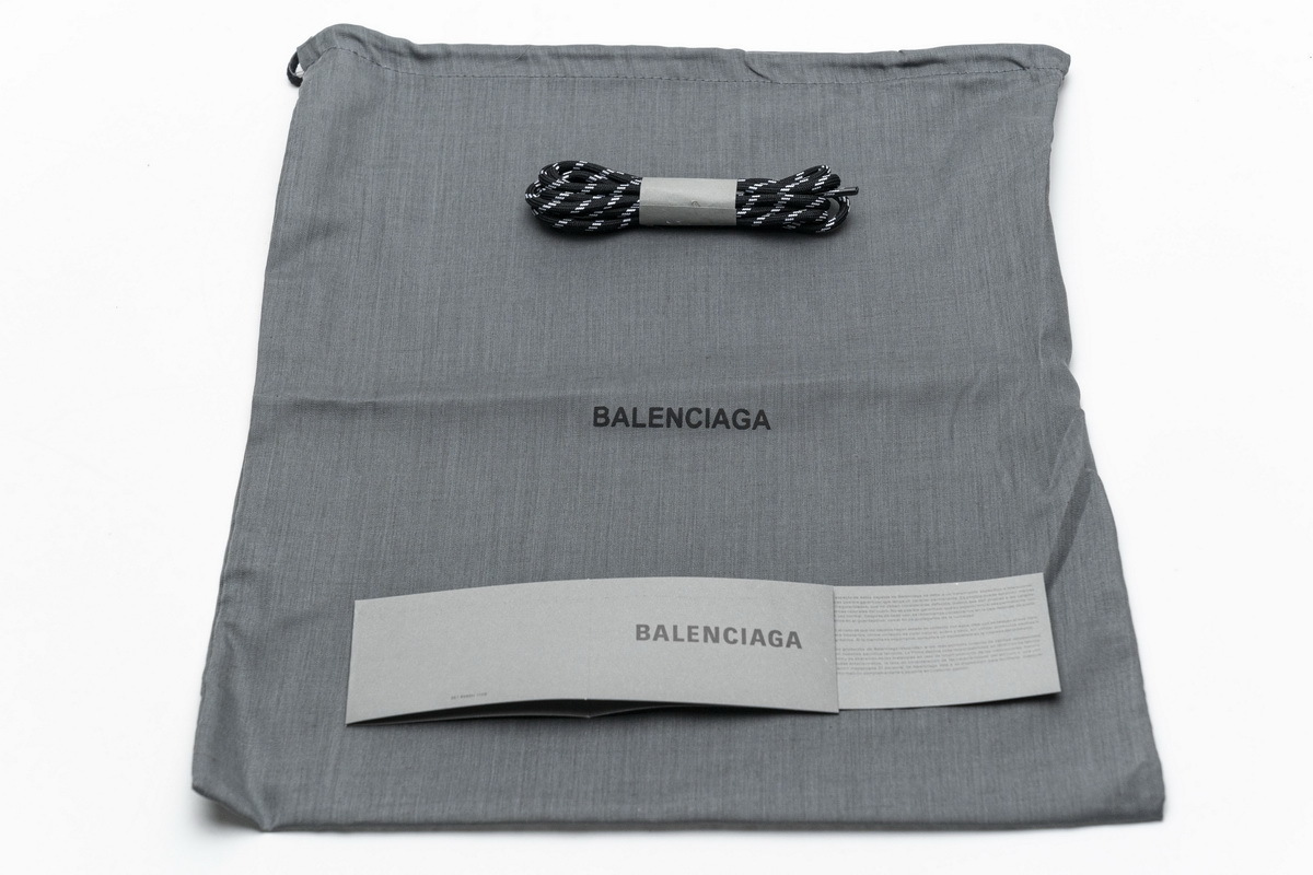  W06E1 1259 Balenciaga Triple S Grey