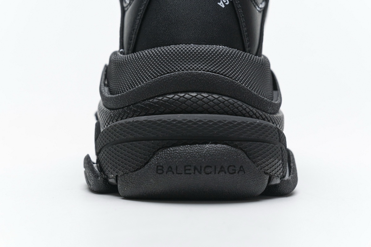  W06E2 2020 Balenciaga Triple S Black
