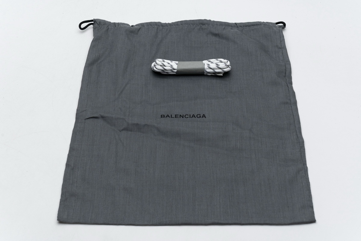  W06E2 2021 Balenciaga Triple S White