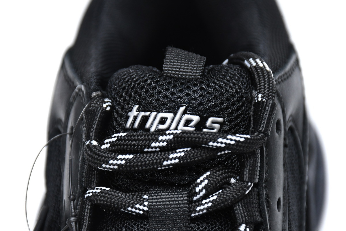  W0901 1000 Balenciaga Triple S Black