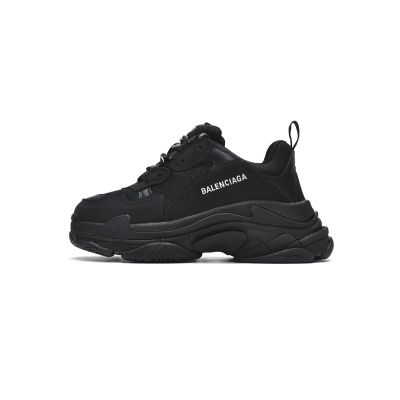  W0901 1100 Balenciaga Triple S Black 01