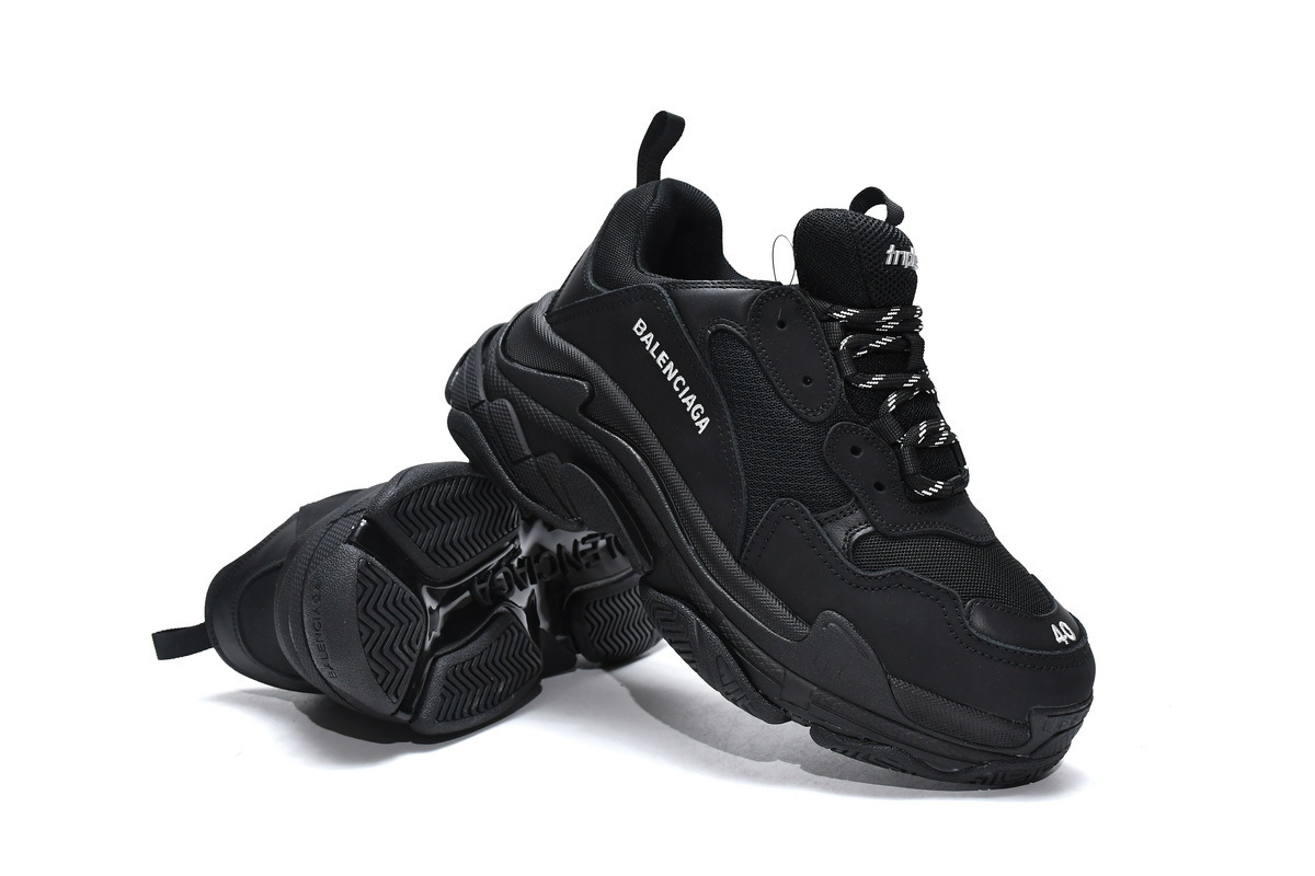  W0901 1100 Balenciaga Triple S Black