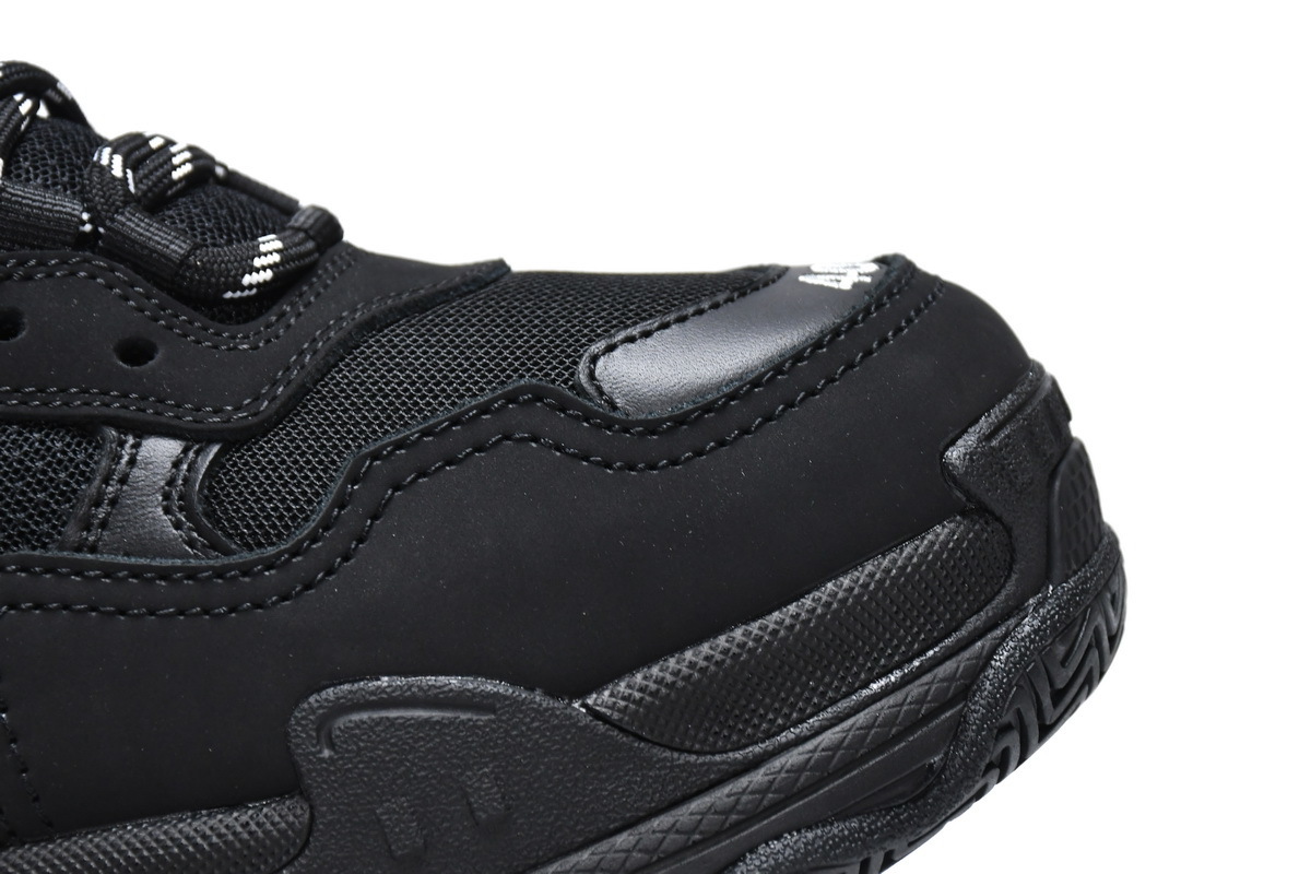  W0901 1100 Balenciaga Triple S Black