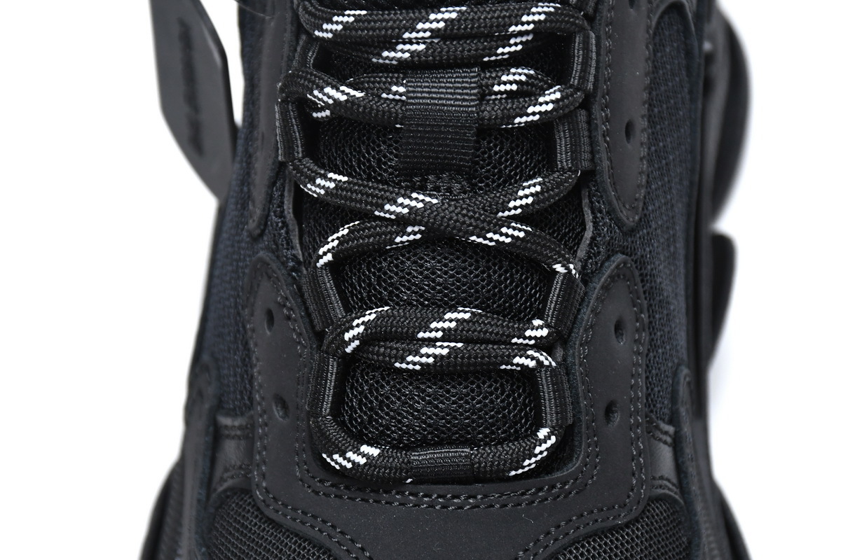  W0901 1100 Balenciaga Triple S Black
