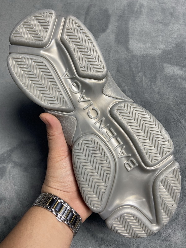  W2FS2 8100 Balenciaga Triple S Light Gray Silver