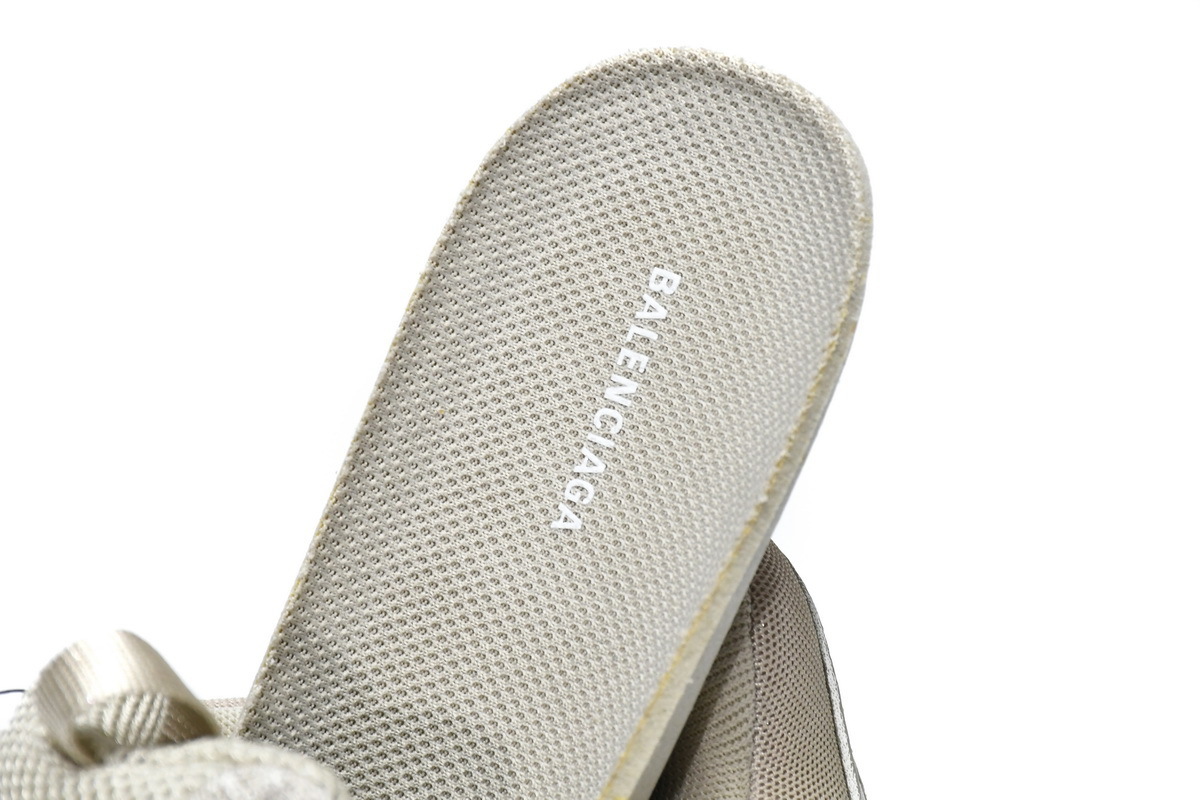  W3CN3 9700 Balenciaga Triple S Beige