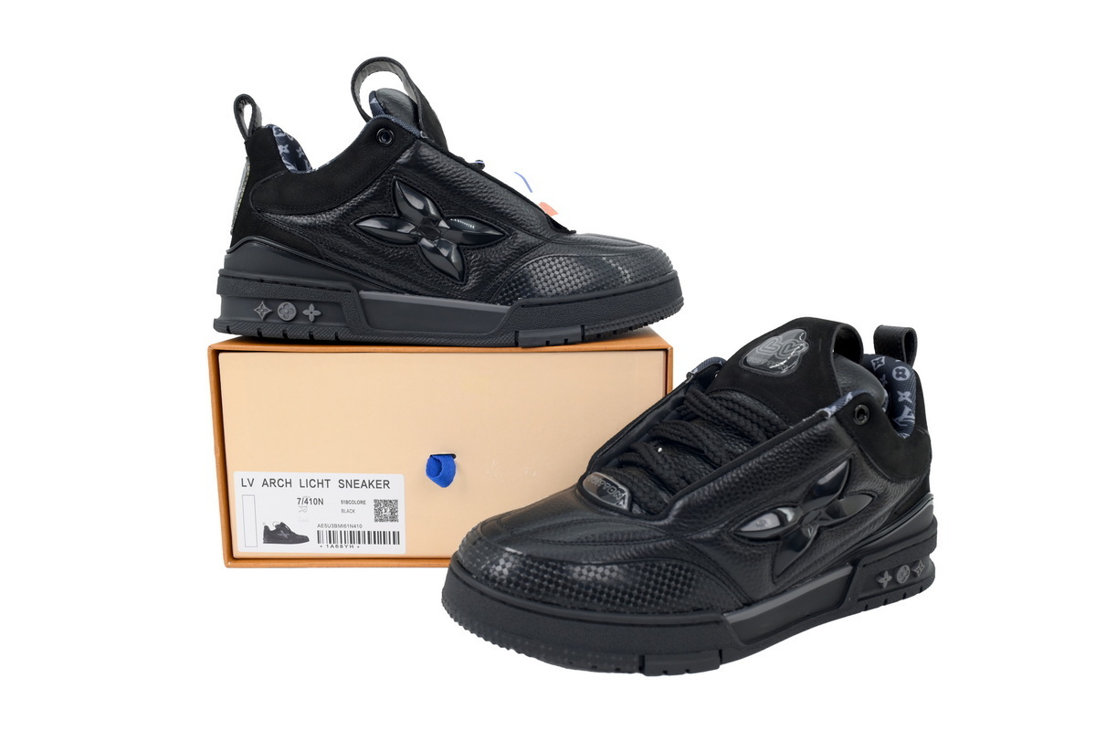 LOUIS VUITTON All Black