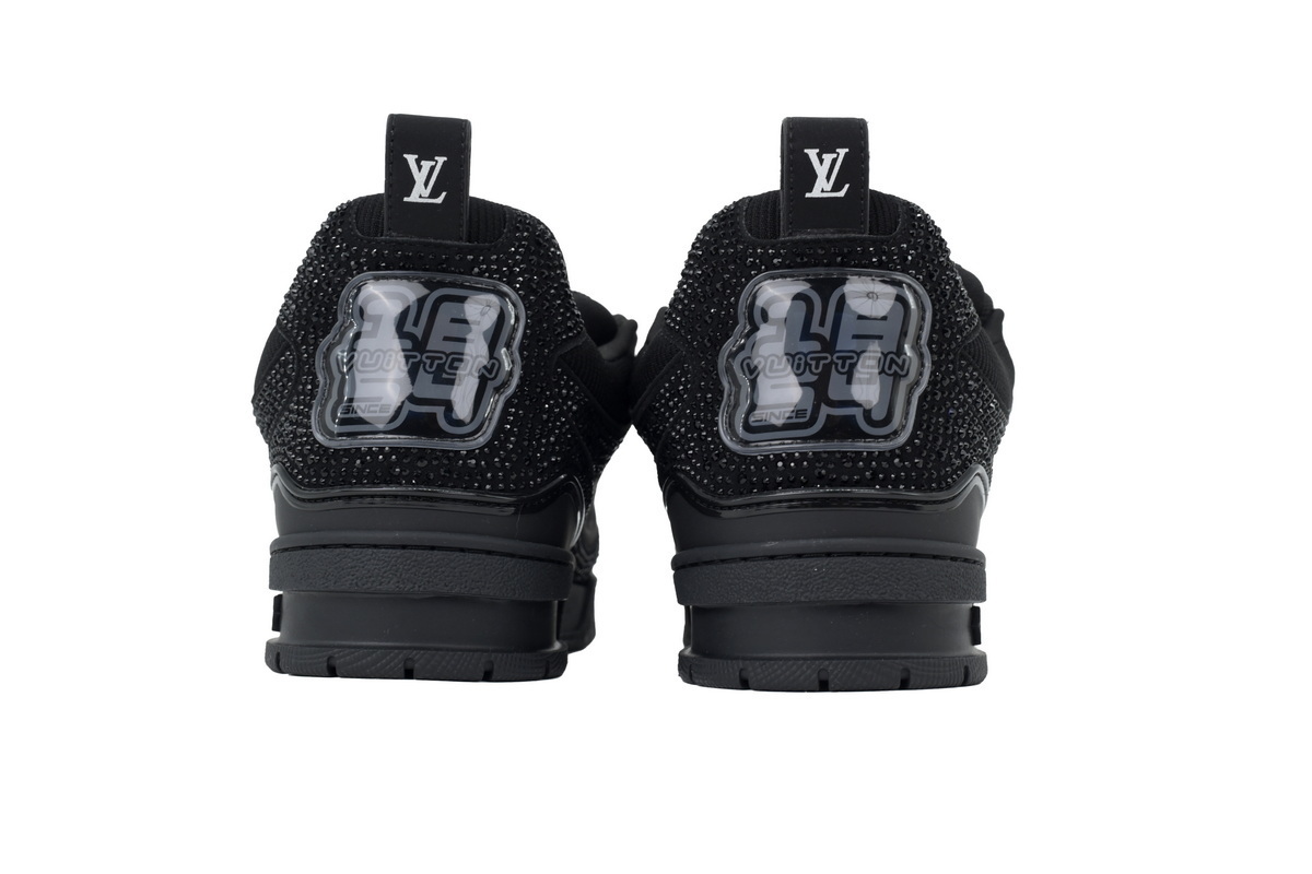 LOUIS VUITTON All Black Diamond Surface