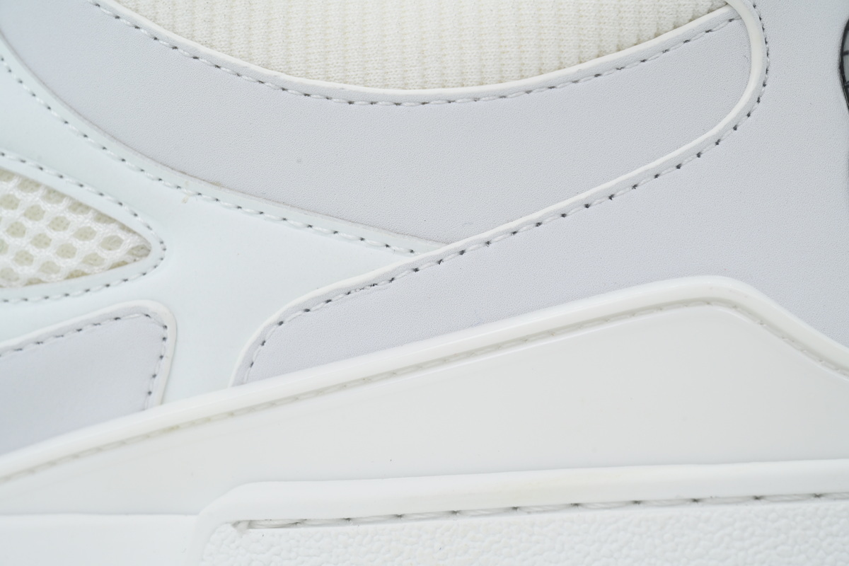 LOUIS VUITTON All White