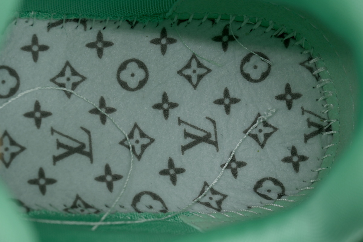 LOUIS VUITTON Full Of Green