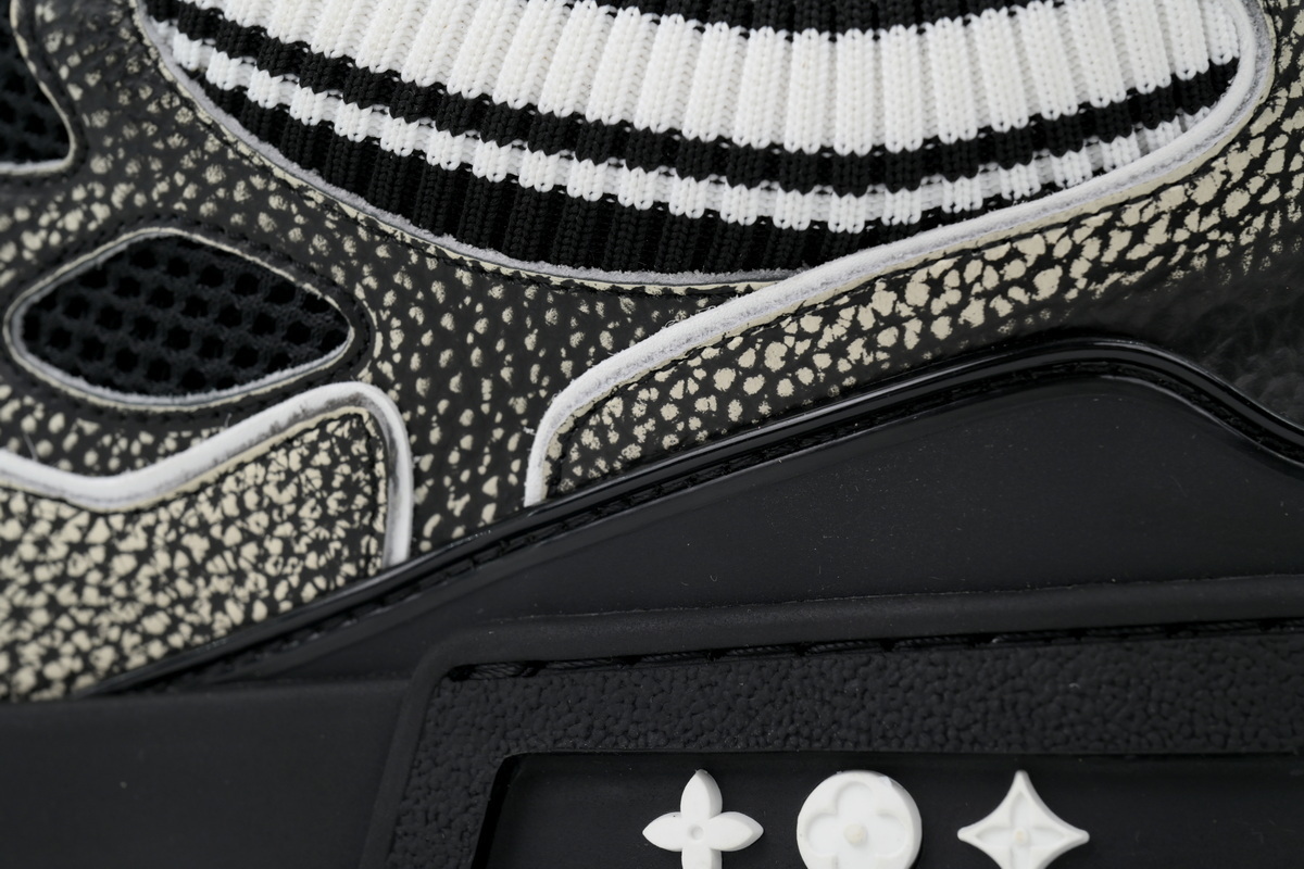 LOUIS VUITTON New Black Woolen Fabric