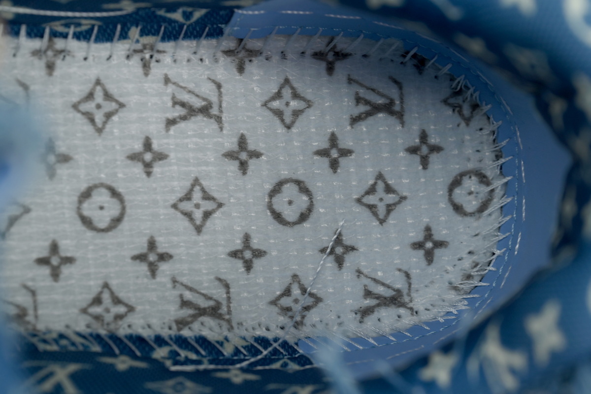 LOUIS VUITTON Plum Blossom Diamond Blue