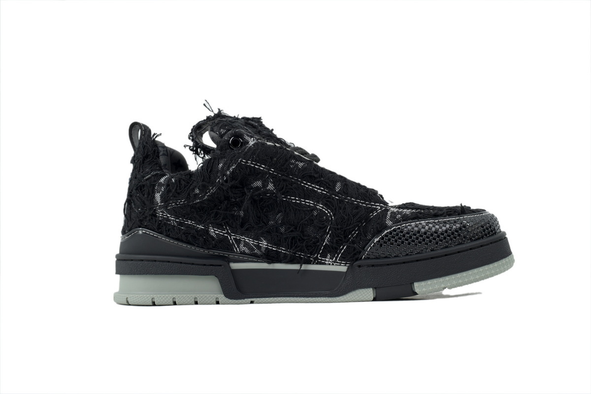 LOUIS VUITTON LV Skate Sneake  Plum Blossom Drill in Black