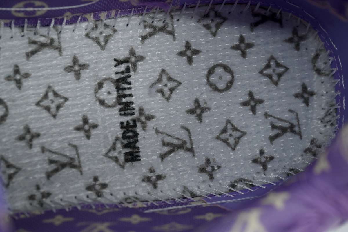 LOUIS VUITTON Plum Blossom Drilling Purple