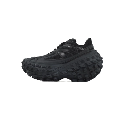 Balenciaga Defender Black 685613 W2RA6 1000 01