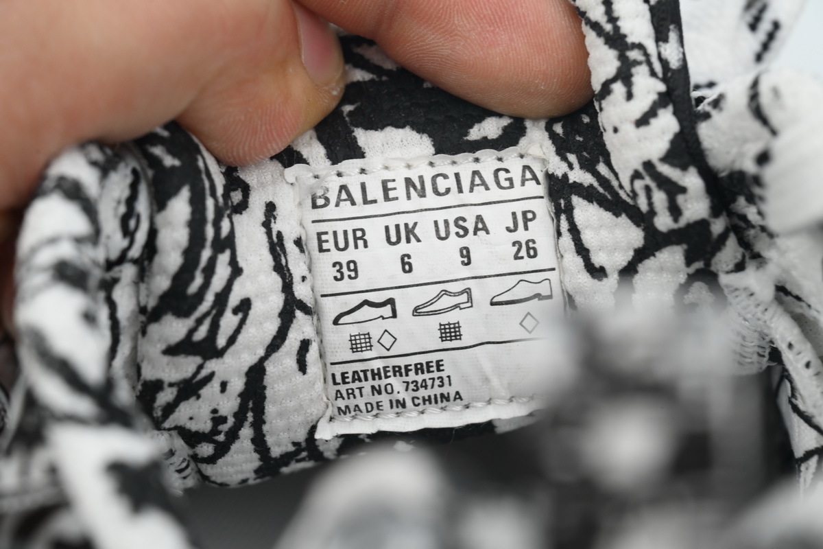 Balenciaga 3XL Luminous White Graffiti 734731 W3XDC 0135