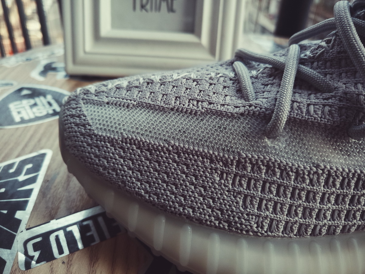 adidas Yeezy Boost 350 V2 “Tail Light”Real Boost FX9017