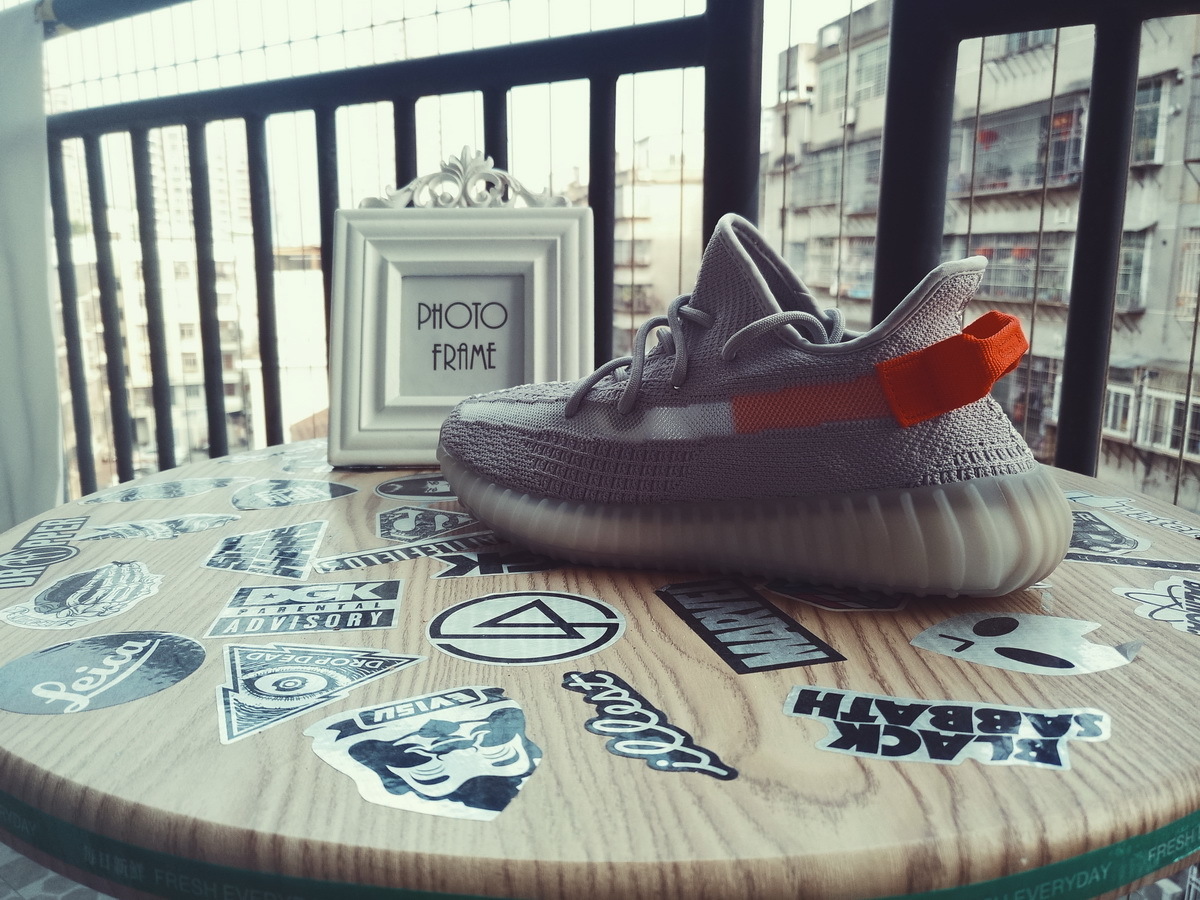 adidas Yeezy Boost 350 V2 “Tail Light”Real Boost FX9017
