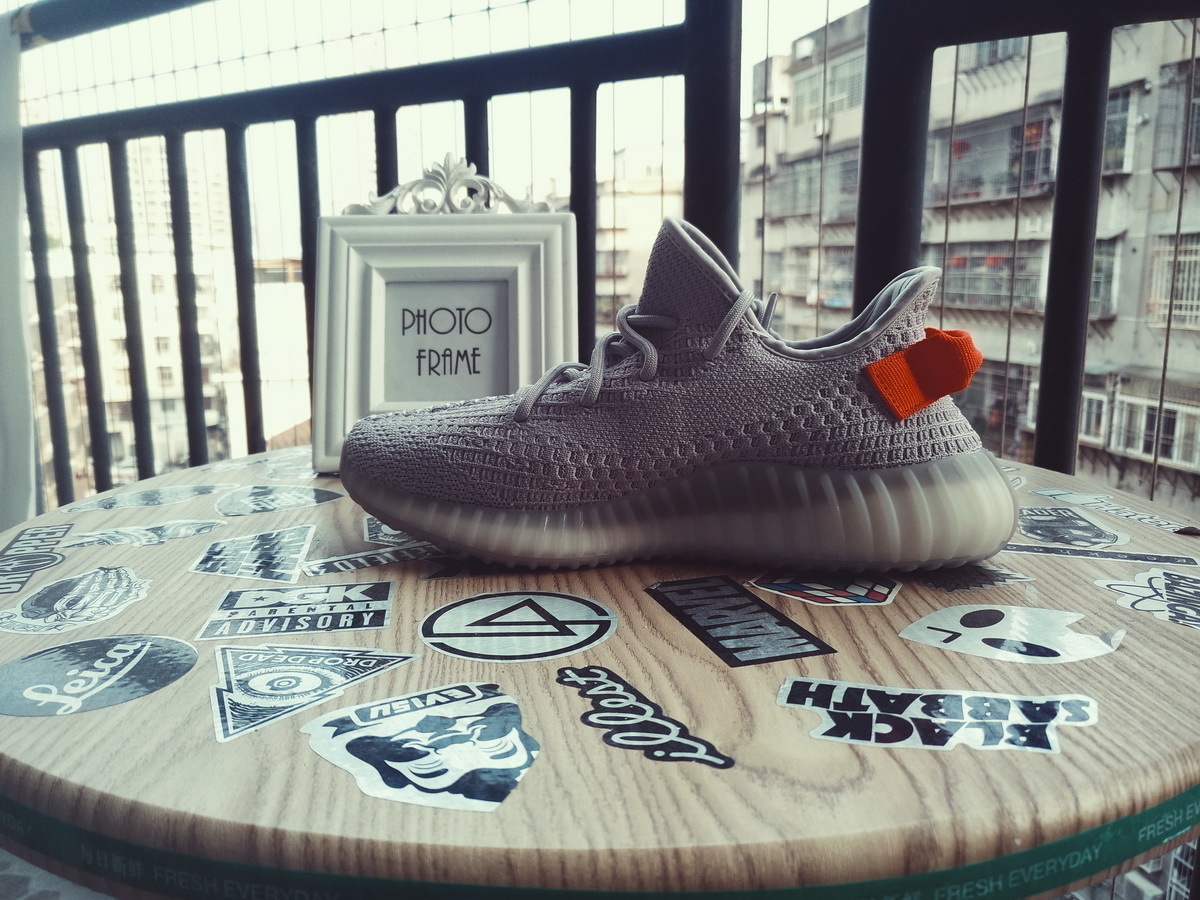 adidas Yeezy Boost 350 V2 “Tail Light”Real Boost FX9017