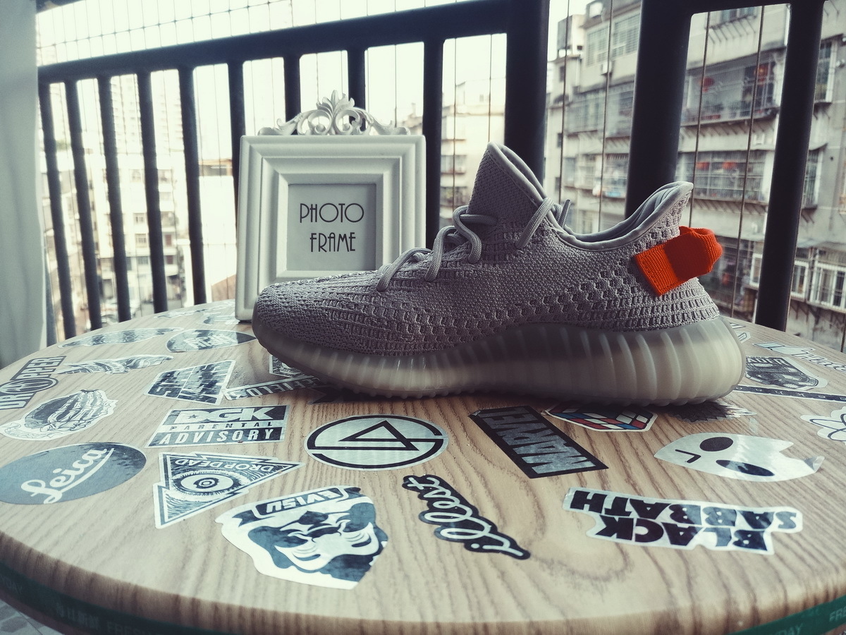 adidas Yeezy Boost 350 V2 “Tail Light”Real Boost FX9017