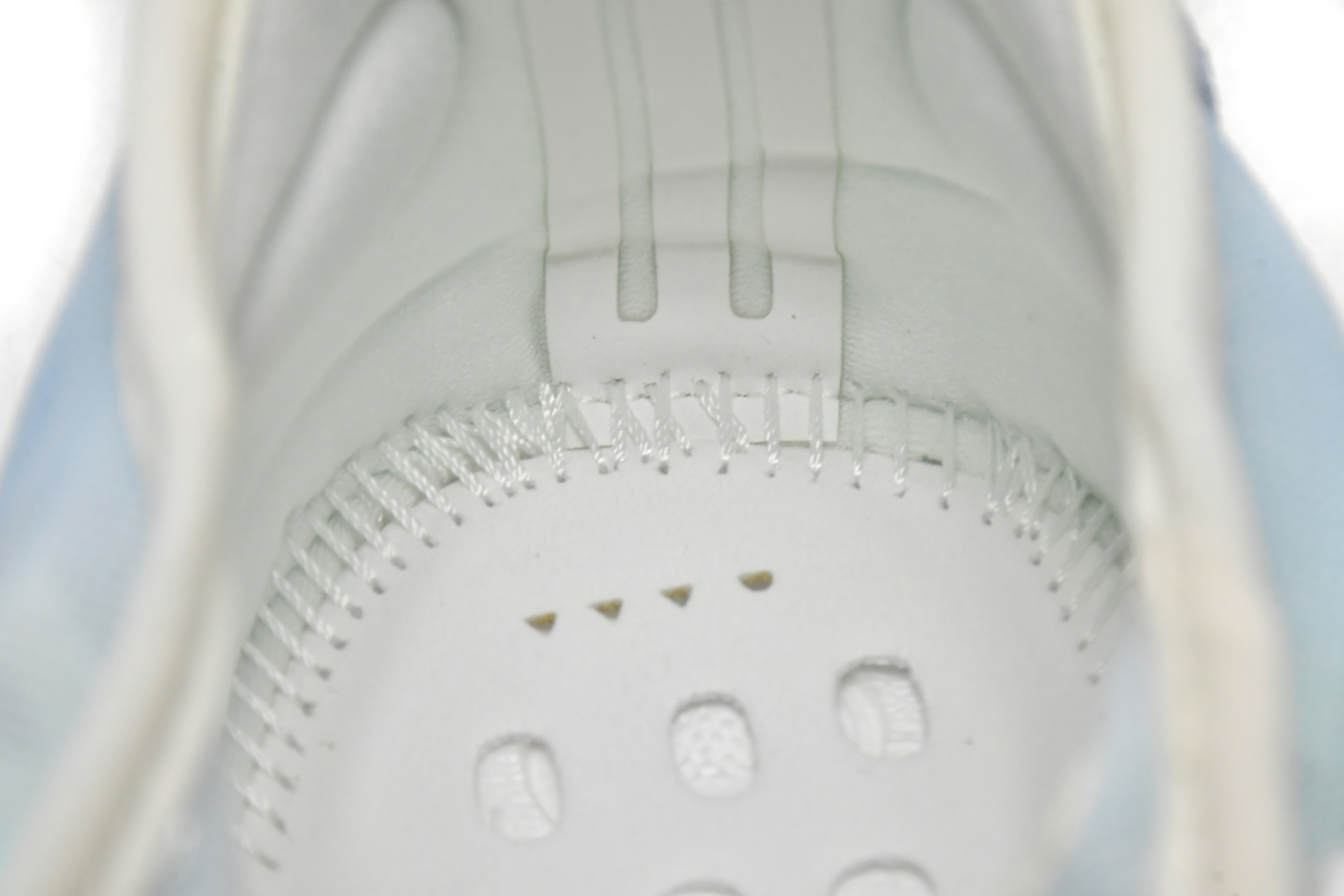 adidas Yeezy Boost 350 V2 Mono Ice GW2869