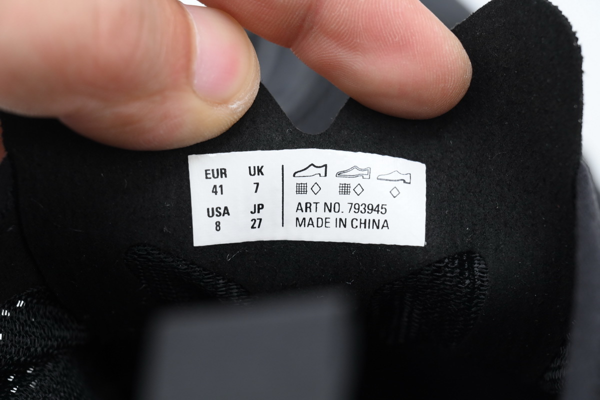 Balenciaga Circuit Black 793945 WFLGY 1000