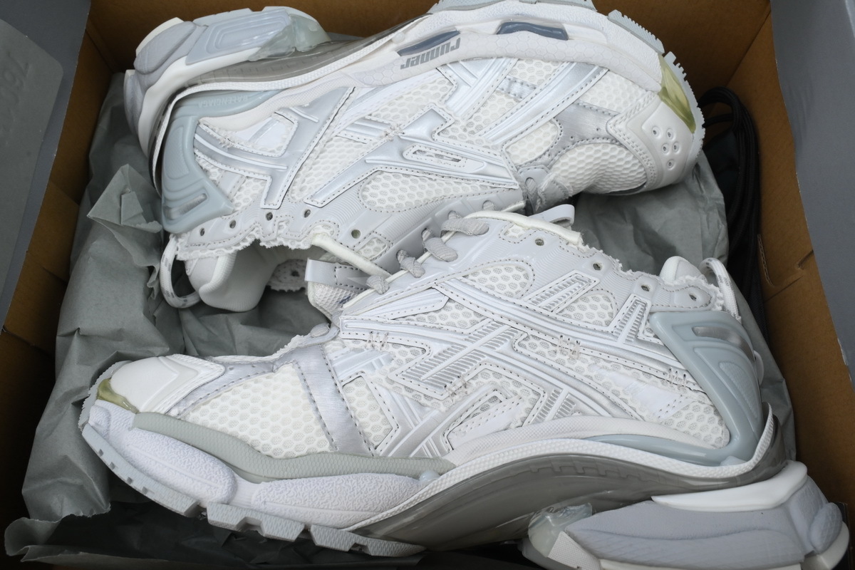 Balenciaga Runner Mi Light Blue 677402 W3RB2 8100