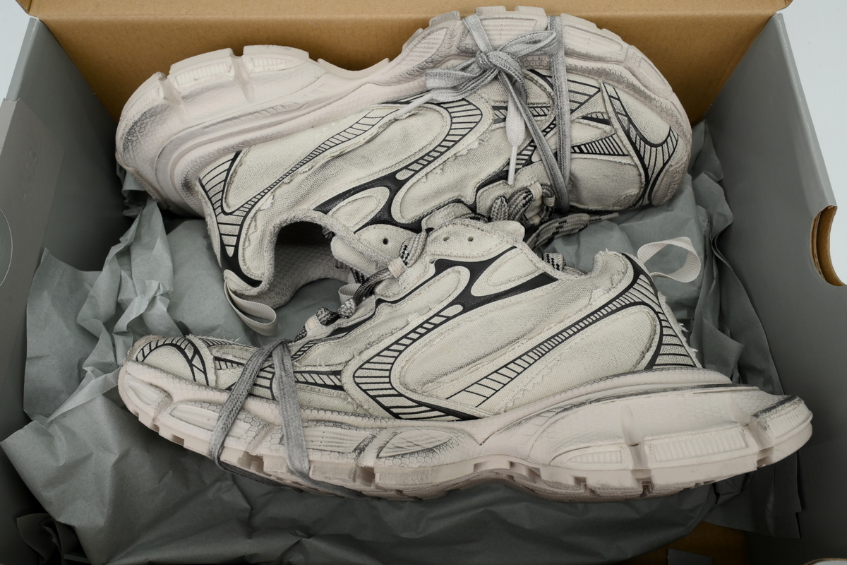 Balenciaga Wmns 3XL Sneaker 'Worn-Out - Beige' 734731 W3XDC 2002