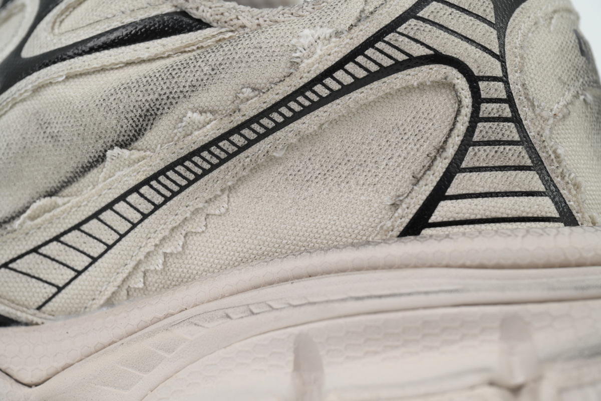 Balenciaga Wmns 3XL Sneaker 'Worn-Out - Beige' 734731 W3XDC 2002