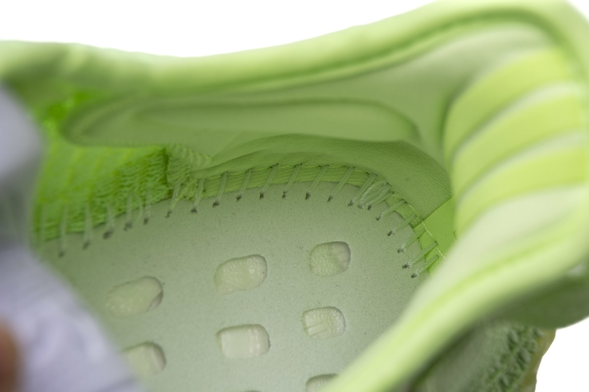 V2 Yeezy Boost 350 V2 "Glow In The Dark" EG5293 350