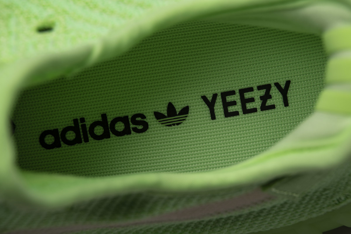 V2 Yeezy Boost 350 V2 "Glow In The Dark" EG5293 350