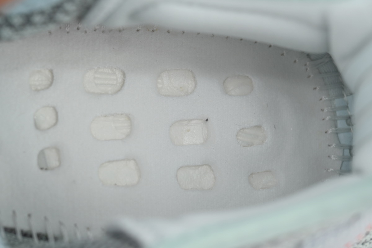 Adidas Yeezy Boost 350 V2 "Blue Tint” 350 B37571