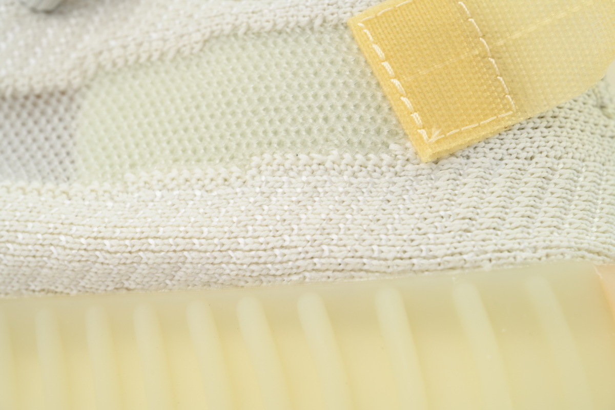 Adidas Yeezy Boost 350 V2 Light UV Sensitive 350 GY3438