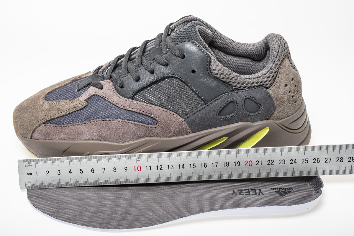 Adidas Yeezy Boost 700 "Mauve" EE9614