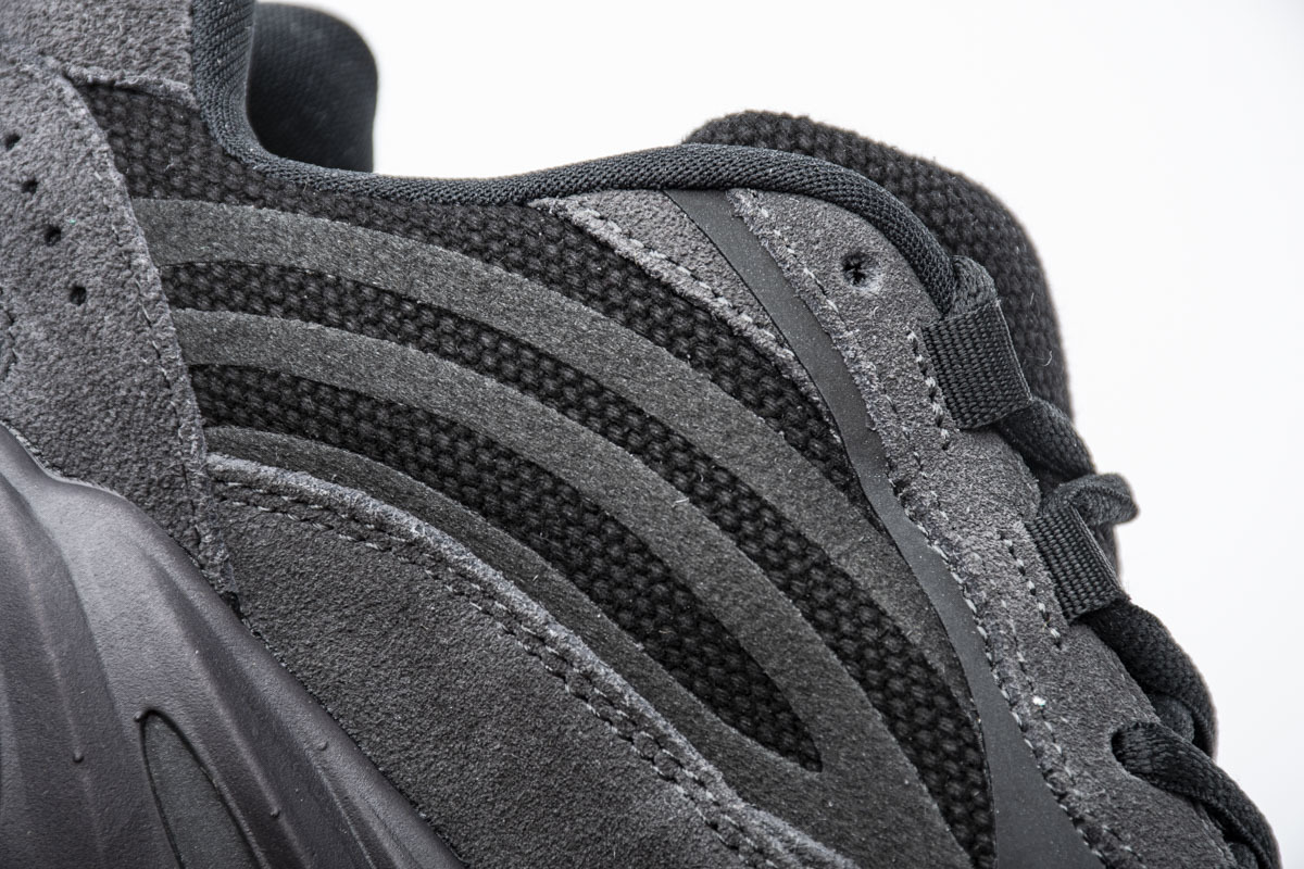 Adidas Yeezy Boost 700 V2 "Vanta" FU6684
