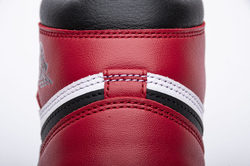 Air Jordan 1 High OG Black Toe 555088-125