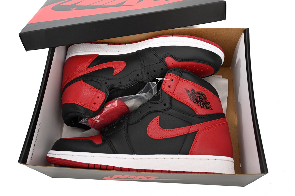 Air Jordan 1 Retro High OG 'Banned' 555088-001