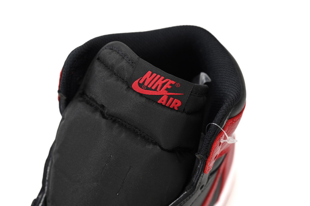 Air Jordan 1 Retro High OG 'Banned' 555088-001