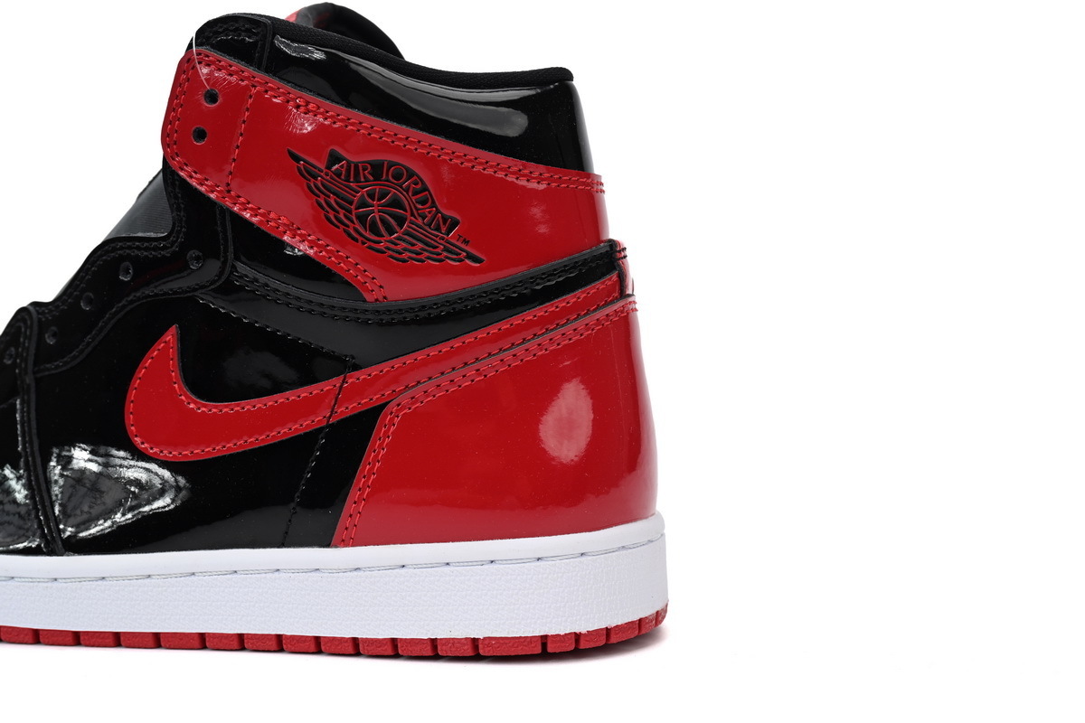Air Jordan 1 Retro High OG 'Banned' 555088-063