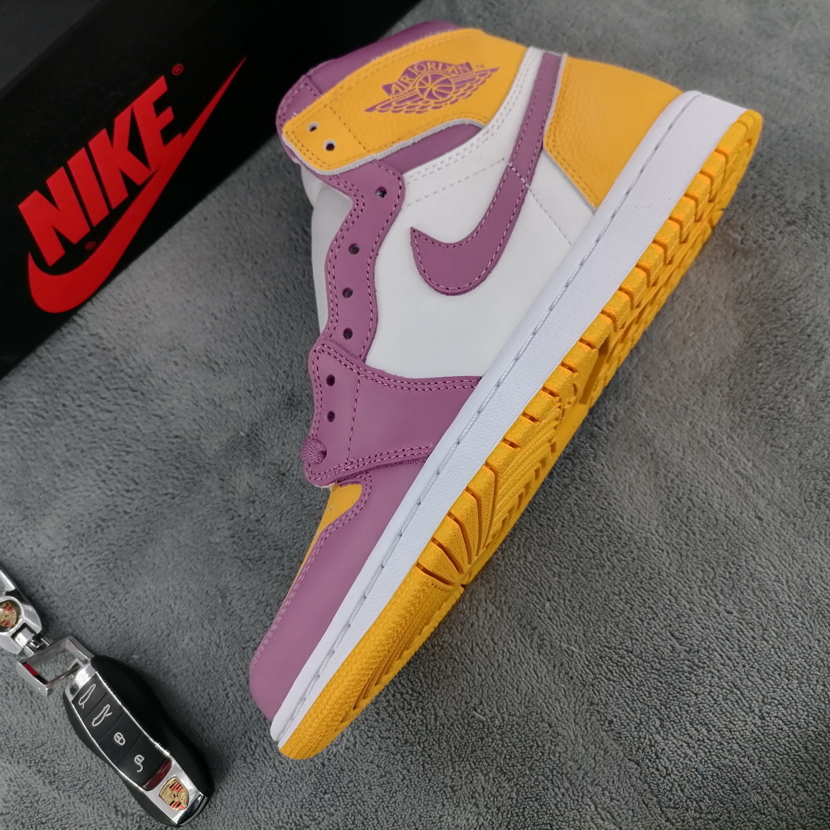 Air Jordan 1 High OG 'Brotherhood' 555088-706