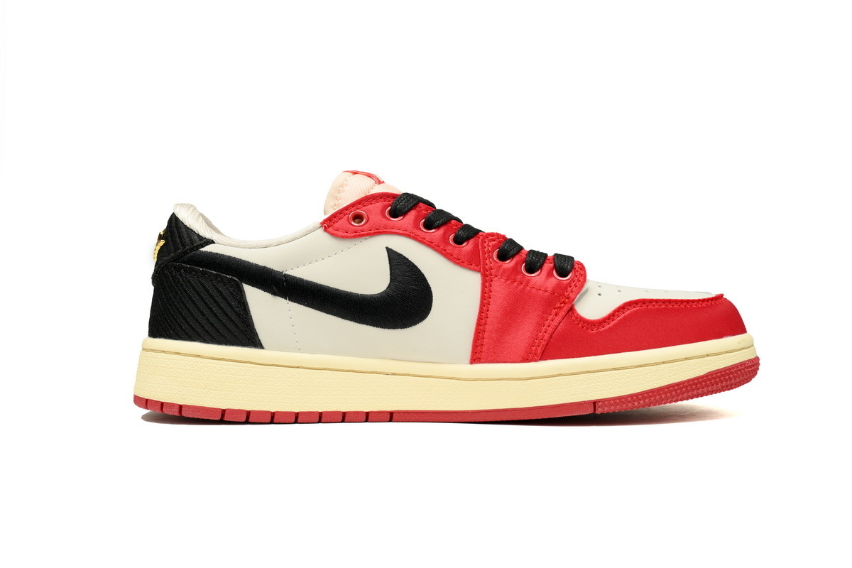 Air Jordan 1 Low 'Bulls Chicago' FN0432-100
