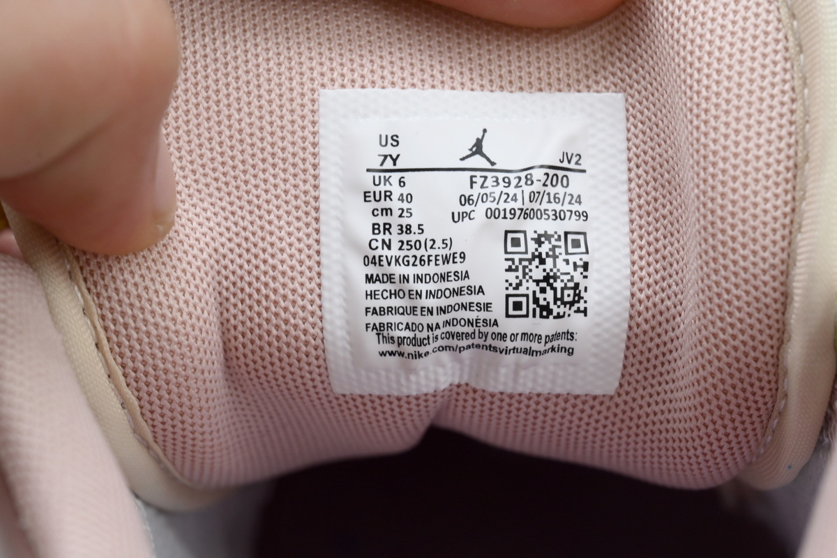 Air Jordan 1 Low 'Fur Swoosh' FZ3928-200