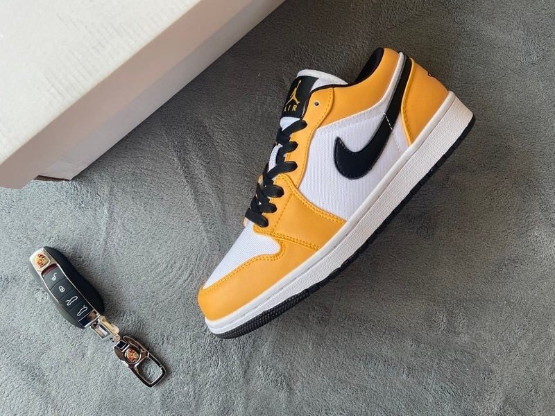 Air Jordan 1 Low 'Laser Orange' CZ4776-107