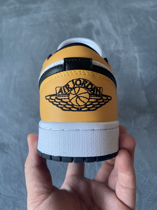 Air Jordan 1 Low 'Laser Orange' CZ4776-107