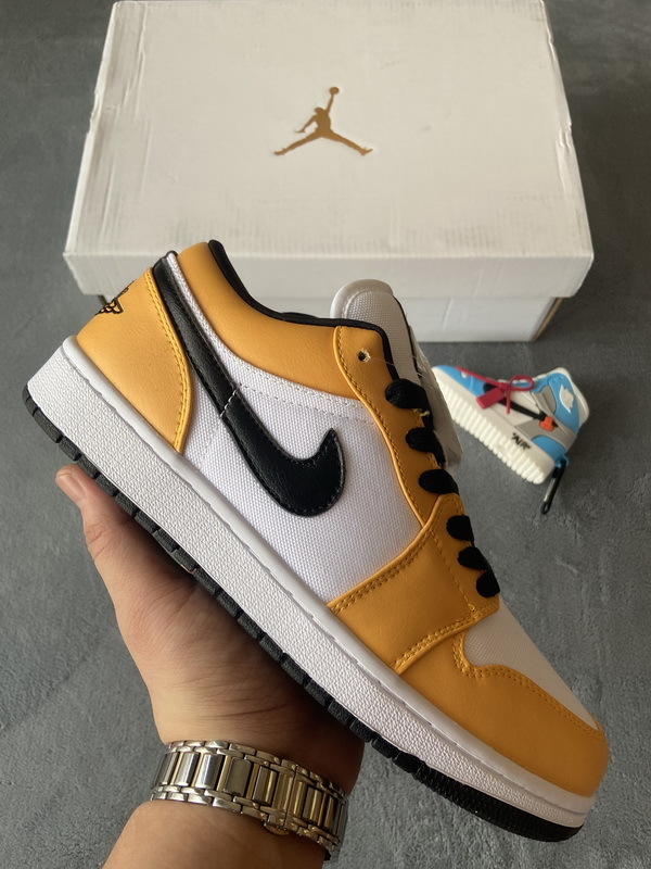 Air Jordan 1 Low 'Laser Orange' CZ4776-107